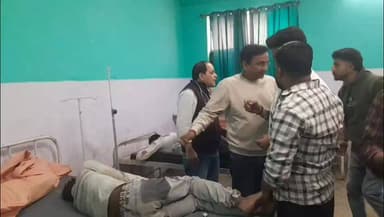 #gonda #RoadAccident
मोतीगंज जेठासी रोड पर दो बाइकों की टक्कर
टक्कर में दोनों बाइक पर सवार चार लोग घायल
सभी को तरबगंज ...