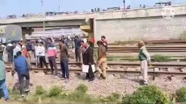 फिरोज़ाबाद: रेलवे स्टेशन के पास ट्रेन की चपेट में आने से एक कर्मचारी की हुई दर्दनाक मौत