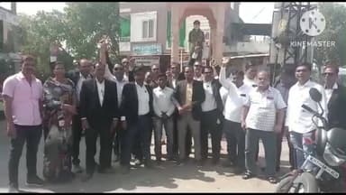 खानपुर: खानपुर कस्बे में ACJM और ADJ कोर्ट की मांगों को लेकर अभिभाषक परिषद ने पूर्व संसदीय सचिव को सौंपा ज्ञापन