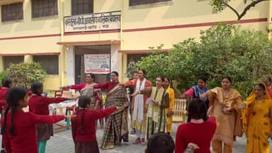 मुहम्मदाबाद गोहना: मोहम्मदाबाद इलाके में कस्तूरबा गांधी आवासीय बालिका विद्यालय में महिला कल्याण विभाग द्वारा किया गया जागरूकता कार्यक्रम