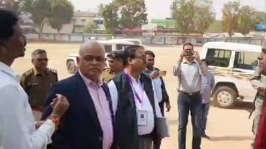 चाकुलिया: नगर पंचायत चुनाव की तैयारियों को लेकर उपायुक्त ने की समीक्षा, बूथों और क्लस्टर का निरीक्षण कर दिए आवश्यक निर्देश