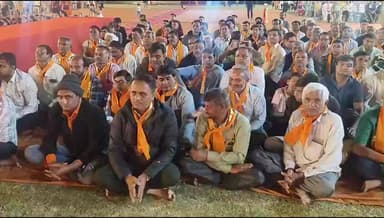 જૂનાગઢ: ઝાંઝરડા ગામે ગોપેશરાયજી મહારાજશ્રી ની ઉપસ્થિતિમાં ફુલફાગ-હોળી-રસિયાનો કાર્યક્રમ યોજાયો