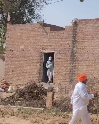 भगतसिंह स्टेडियम के पास 80 फिट सड़क को अतिक्रमण मुक्त करवाने की कार्रवाई शुरू की, सड़क के बीच बने मकान को भी तोड़ा
#Encr...