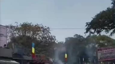 நல்லம்பள்ளி: நல்லம்பள்ளி இண்டூர் திமுக கூட்டணியில் தேமுதிக இணைவு பட்டாசு வெடித்து இனிப்பு வழங்கி கொண்டாட்டம்