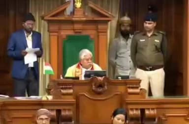 विभूतिपुर: विभूतिपुर विधायक अजय कुमार ने दलसिंहसराय के महादलित टोले में सड़क निर्माण का मामला सदन में उठाया