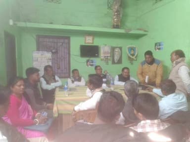 তুফানগঞ্জ ২: বাকলা বাজার তৃণমূলের দলীয় কার্যালয়ে আয়োজিত সাংগঠনিক আলোচনা সভা