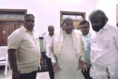 ಶಿಗ್ಗಾಂವ: ಬೆಂಗಳೂರಿನಲ್ಲಿ ಸಿ ಎಂ ಸಿದ್ದರಾಮಯ್ಯ ಭೇಟಿಯಾದ ಶಿಗ್ಗಾವ್ ಶಾಸಕ ಪಠಾಣ್