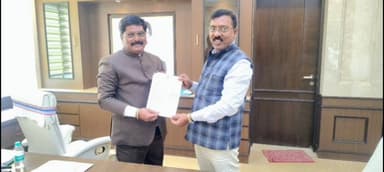 बरकागाँव: बड़कागांव केरेडारी में पेयजल समस्या को लेकर विधायक रोशन लाल चौधरी मंत्री से मिले