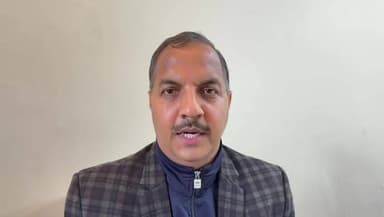 घुमारवीं: त्रिलोक जमवाल का सरकार पर हमला: को-एजुकेशन के नाम पर स्कूल बंद करना दुर्भाग्यपूर्ण