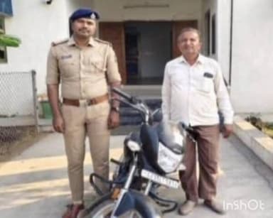સાવરકુંડલા: વંડા પોલીસનો શાનદાર પરાક્રમ – “તેરા તુજકો અર્પણ” હેઠળ ગુમ થયેલી મોટરસાયકલ ચપટીમાં શોધી માલિકને સોંપી