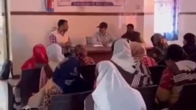 अलीगंज: सीएचसी जैथरा पर आशाओं की बैठक हुई, आयुष्मान कार्ड और मीजल्स-रुबेला अभियान की प्रगति पर जोर दिया गया