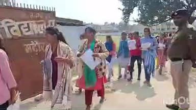 मढ़ौरा: मढ़ौरा में मैट्रिक परीक्षा तीसरे दिन शांतिपूर्ण ढंग से संपन्न हुई