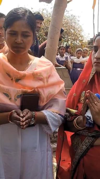 तिलोखर पंचायत में सार्वजनिक पुस्तकालय का शुभारंभ
नौहट्टा/रोहतास प्रखंड के तिलोखर पंचायत अंतर्गत परछा बस स्टैंड स्थित साम...