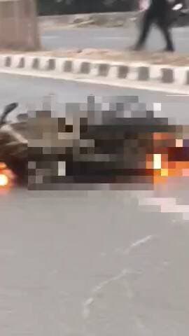 करछना: रामपुर तिराहा के पास अज्ञात वाहन की टक्कर से बाइक सवार युवक की मौके पर मौत, पुलिस ने पोस्टमार्टम के लिए भेजा