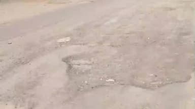 मलसीसर: बिसाऊ में गड्ढों में तब्दील हुई सड़क, स्थानीय लोगों ने पीडब्ल्यूडी विभाग की अनदेखी से हादसे का खतरा जताया