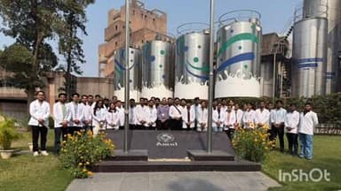 वल्लभनगर: वेटरनरी महाविद्यालय नवानिया के विद्यार्थियों ने डेयरी उद्यमिता कौशल विकास एक्सपोजर विजिट में भाग लिया