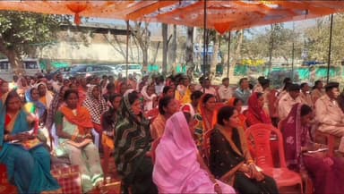 जशपुर: तपकरा में तेंदूपत्ता शाखकर्तन और वनाग्नि सुरक्षा पर कार्यशाला, वैज्ञानिक पद्धति अपनाने पर जोर दिया गया