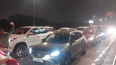 डिफेन्स कॉलोनी: दिल्ली के भारत मंडपम में AI समिट के चलते सड़कों पर लगा भीषण जाम