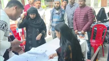 कैराना: कैराना में कोतवाली के निकट मदरसे में शिविर का आयोजन, एसडीएम ने एसआईआर संबंधी नोटिसों का किया निस्तारण