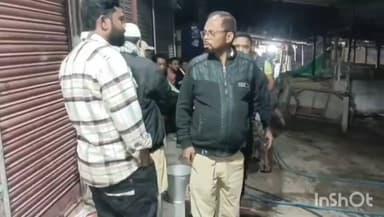 মৰিগাঁও: মৰিমুছলমান গাঁৱৰ যুবক আমীৰ আলিৰ প্ৰচেষ্টাত গাঁৱৰ যুবক সকলৰ সহযোগত মৰিগাঁও চিভিল হস্পিটেলৰ সন্মুখত চেহেৰীৰ আহাৰ বিতৰন