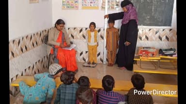 पटियाली: भरगैन में कुपोषण के खिलाफ अभियान तेज, बच्चों का वजन और ऊंचाई मापकर दी गई पोषण संबंधी जानकारी