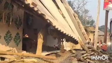 झंझारपुर: भराम गांव में NH-527A पर अनियंत्रित ट्रक घर से टकराया, बड़ा हादसा टला