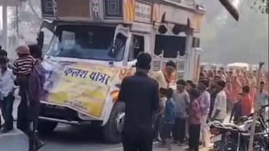 सहदेई बुजुर्ग: सुलतानपुर में माता काली मंदिर की प्राण प्रतिष्ठा के लिए 501 कन्याओं ने निकाली भव्य कलश यात्रा