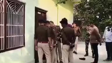 कुदरा: कैमूर: कुदरा थाना अंतर्गत 8 से 10 बंद घरों का ताला तोड़कर कर चोरी की घटना को दिया अंजाम मौके पर पहुंचे पुलिस अधीक्षक।