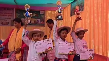 মাথাভাঙা ২: মাথাভাঙ্গা খারিজা কাউয়ার দাড়া এলাকায় বেসরকারি সংস্থার পক্ষ থেকে অংকন প্রতিযোগিতা অনুষ্ঠিত হলো