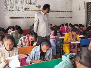 मधेपुर: बिरौल में मैट्रिक परीक्षा का तीसरा दिन शांतिपूर्ण, 84 परीक्षार्थी रहे अनुपस्थित