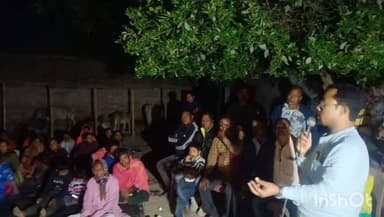 কুশমুণ্ডী: রাজ্য সরকারের উন্নয়নের তথ্যচিত্র লক্ষী এলো ঘরে দেখতে কুশমন্ডির উত্তরপাড়া বুথে উপচে পড়া ভিড়