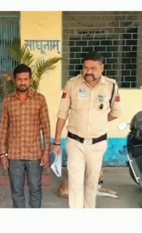 अभनपुर: गोबरा नवापारा थाना क्षेत्र में शांति भंग करने वाले आरोपी को पुलिस ने किया गिरफ्तार