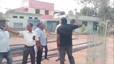 திருவெண்ணைநல்லூர்: திருவெண்ணெய்நல்லூர் ஊராட்சி ஒன்றிய நடுநிலைப் பள்ளியில் 2026 சட்டமன்ற தேர்தலையொட்டி சப் கலெக்டர் ஆனந்த் சிங் வாக்குச்சாவடி மையங்களை திடீர் ஆய்வு