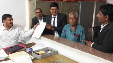 सरदारशहर: बीकमसरा रोड़ पर उप जिला अस्पताल बनाने की मांग को लेकर क्षेत्र के लोगों ने उपखंड कार्यालय पर सौंपा ज्ञापन