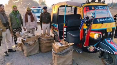 सलैया थाना पुलिस ने एक टेम्पू से अंग्रेजी शराब की बरामद, तस्कर फरार
#aurangabadbihar #aurangabad #Madanpur #bihar