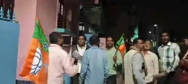 খড়গপুর ১: খড়গপুর সদর ২২৪ বিধানসভার তিন নম্বর মন্ডলের অন্তর্গত তেইশ নম্বর ওয়ার্ডে অনুষ্ঠিত হলো বিজেপির গৃহ সম্পর্ক অভিযান