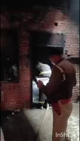 नकुड: मोहल्ला गाड़ान में दहेज उत्पीड़न से परेशान पिता ने आग लगाकर किया आत्महत्या का प्रयास, पुलिस ने किया बचाव