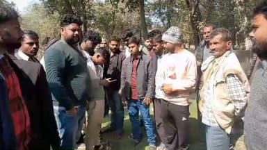 मथुरा: कार समेत नहर में गिरकर चार दोस्तों की मौत पर प्रशासन के दावे पर उठे सवाल, कहा- कार को पहले मारी गई थी टक्कर