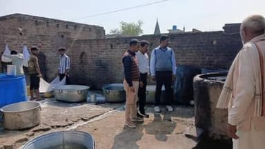 सहसवान: सहसवान में खाद विभाग की टीम ने की छापेमारी, 2 प्रतिष्ठानों पर की कार्रवाई