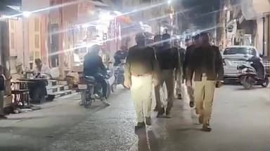 बड़नगर: आगामी त्योहारों को देखते हुए बड़नगर पुलिस ने निकाला फ्लैग मार्च