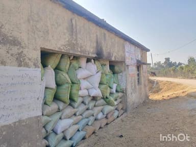 नौडीहा बाज़ार: नौडीहा बाजार के पैक्सो में धान की खरीददारी बंद, किसानों में आक्रोश