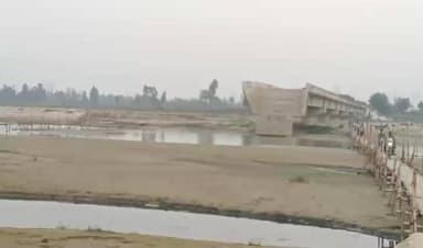 अमरिया: अमरिया क्षेत्र के भंगा मोहम्मदगंज में टूटे पुल और सड़कों के कारण 20 गांवों की आबादी परेशान