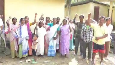 কদম: অকৰাবস্তি ৱাৰ্ডত এম জি এনৰেগা আঁচনিত সংঘটিত হোৱা দুর্নীতিৰ বিৰুদ্ধে মাত মতা ৰাইজক ভাবুকি প্ৰদান বিজেপি নেত্ৰীৰ