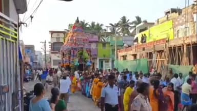 திருச்செந்தூர்: திருச்செந்தூர் வெயிலுகந்த அம்மன் கோவிலில் தேர் திருவிழா