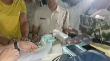 মাটিগাড়া: ৫০০ গ্রাম ব্রাউন সুগার সহ ইন্দিরা গান্ধী ময়দান এলাকা থেকে গ্রেফতার ৩