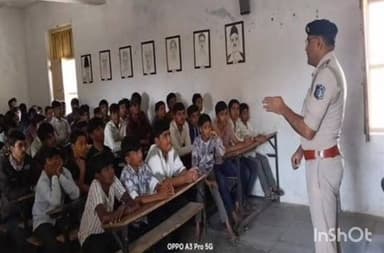 બાબરા: “MISSION SMILE” હેઠળ બાબરા પોલીસની અનોખી પહેલ – નાનાં ભૂલકાઓને ‘ગુડ ટચ’ અને ‘બેડ ટચ’ વિશે જાગૃતિ