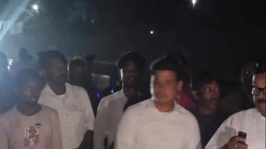 সিউড়ি ১: সিউড়ি পৌরসভার 12 নাম্বার ওয়ার্ডে বিধায়কের তহবিল থেকে লাগানো বেশ কিছু পথবাতি শুভ উদ্বোধন করলেন সিউড়ির বিধায়ক