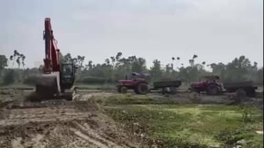 গাইঘাটা: বেড়ি গোপালপুর এলাকায় ইছামতী নদীর মাটি লুট হচ্ছে অভিযোগ BJP'র জেলা সভাপতির, পাল্টা জবাব তৃণমূলের