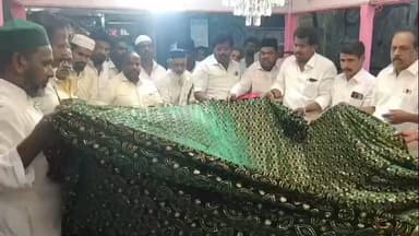 காஞ்சிபுரம்: பெரிய காஞ்சிபுரம் பகுதியில் உள்ள தர்காவில் இப்தர் நோன்பு நிகழ்ச்சியில் சுந்தர் எம்எல்ஏ பங்கேற்பு