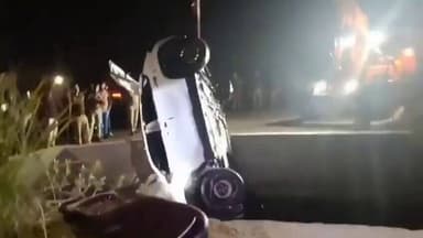 🚨 दर्दनाक हादसा | मथुरा 🚨
मथुरा में तेज रफ्तार कार नहर में गिरने से बड़ा हादसा हो गया।
शादी में जा रहे चार लोगों की म...